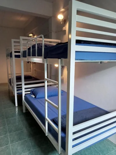 八人宿舍床位 — TIKI HOSTEL